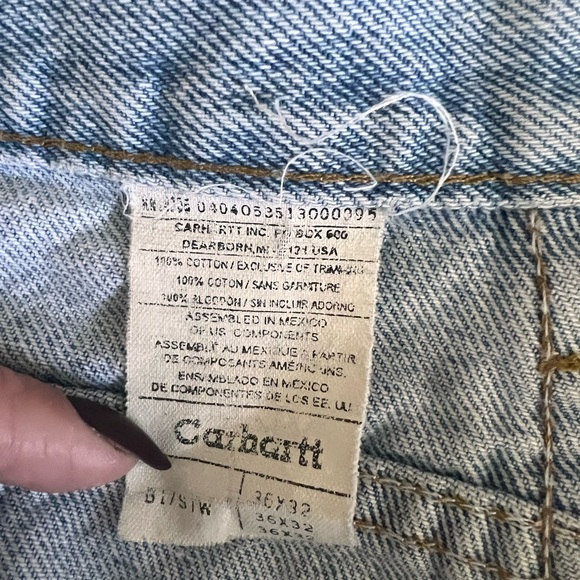 Carhartt Light Wash denim Jean, distressed - Picture 7 of 11